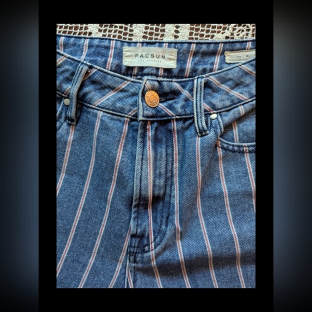 PacSun Mom Jean. Size 25 - Picture 2 of 2